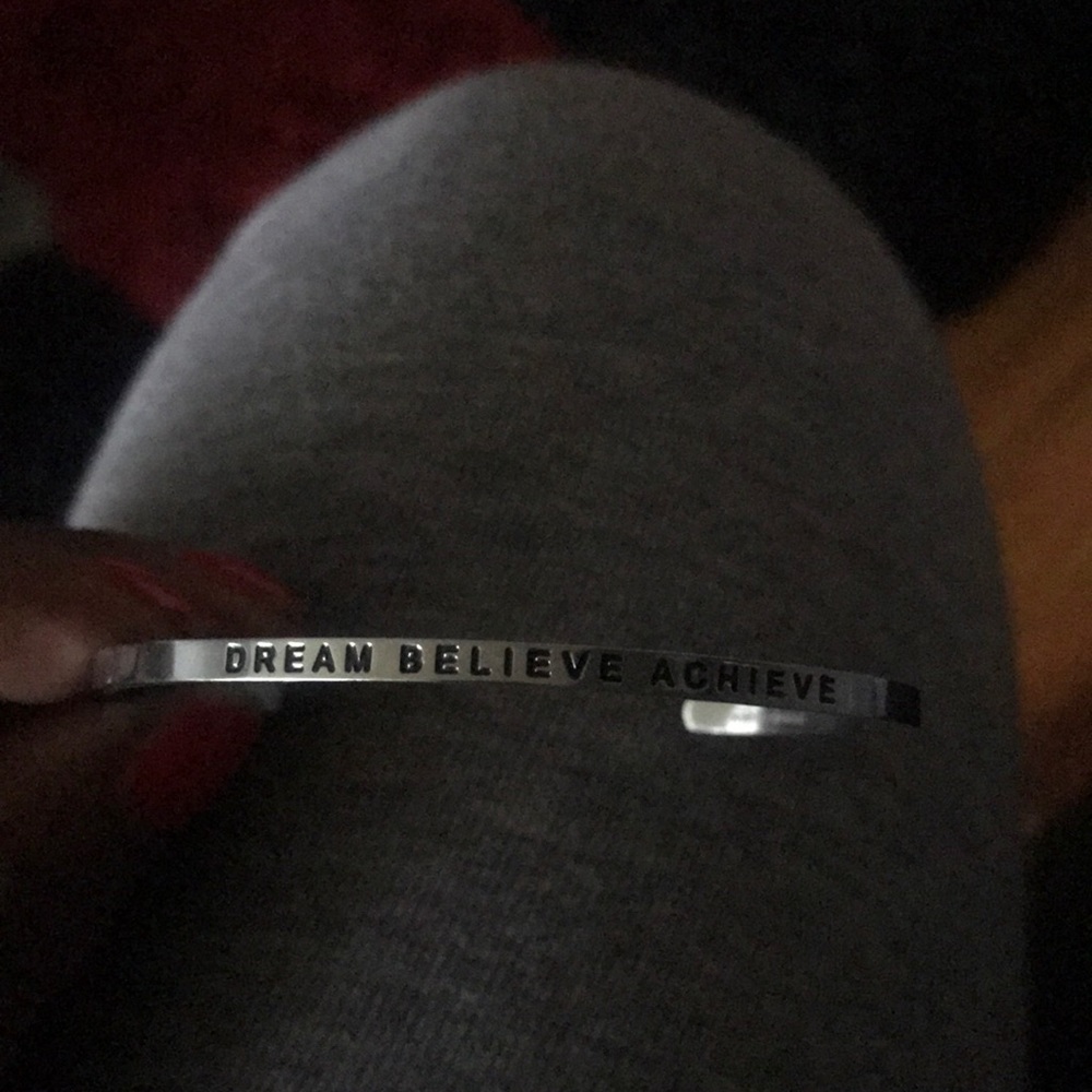 Bracelets - Picture 4 of 8